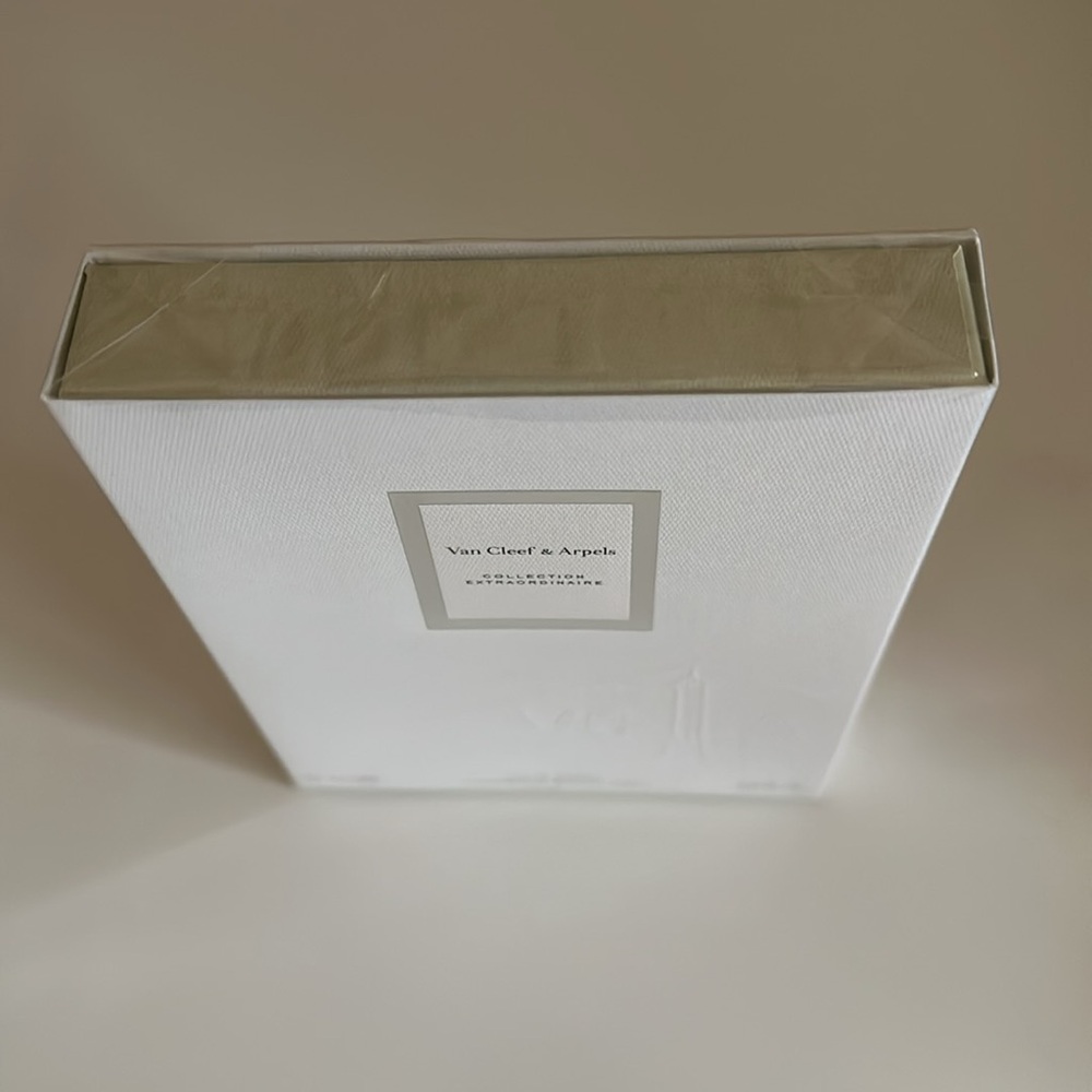 Van Cleef and Arpels Gift Set - Picture 5 of 5